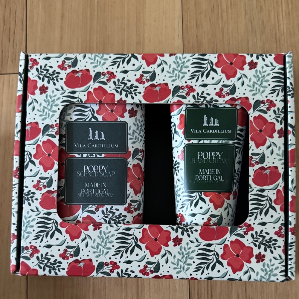 Poppy Scented Hand Soap Set - Red and Green